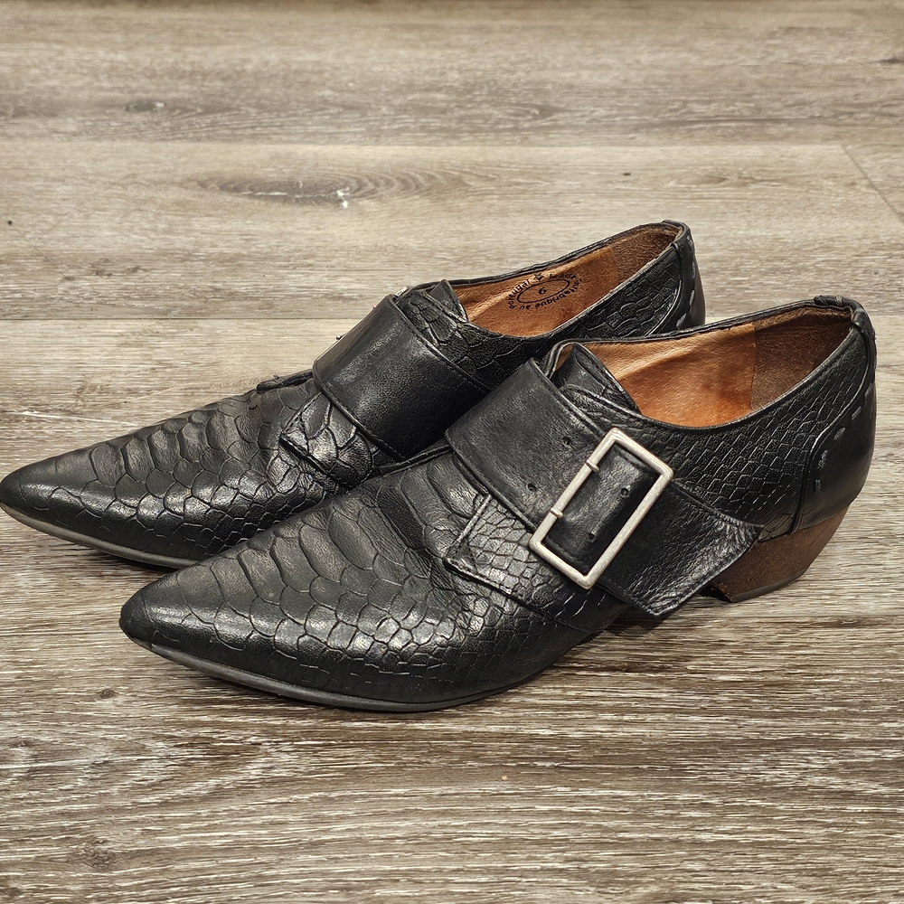 JOHN FLUEVOG designer croc embossed shoes SZ 6